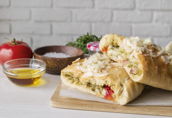 Delicious-traditional-pizza-composition