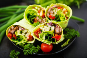 shawarma-from-juicy-tomatoes-cucumbers-paprika-onion-pita-bread-with-spinach-diet-menu